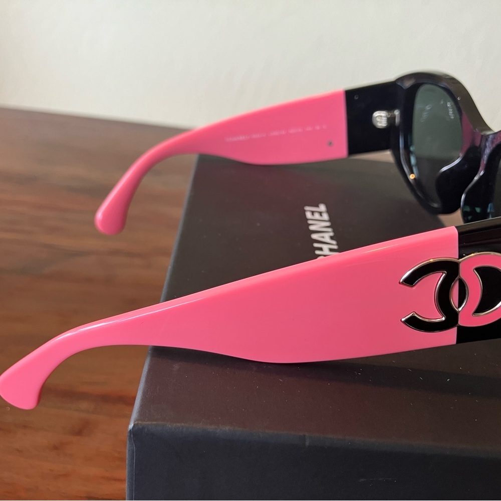 CHANEL Black Sunglasses with Pink comes with box, paperwork, and sunglass case ! - Picture 5 of 6